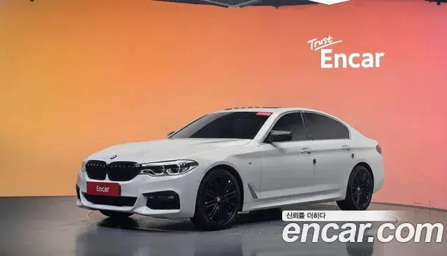 BMW 5 Series 2018 — Фото 1/20