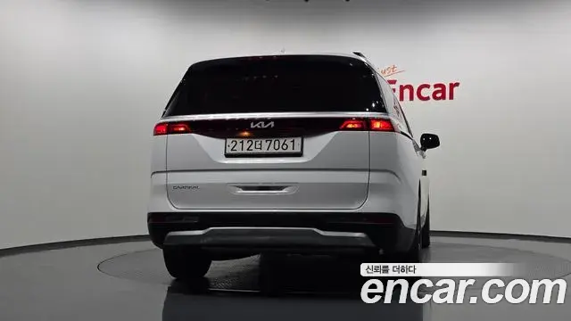 Kia Carnival 2023 — Photo 4/20