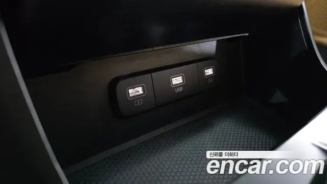 Kia Carnival 2023 — Photo 13/20