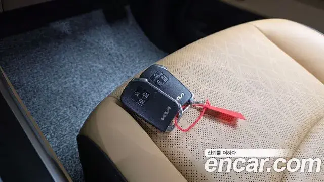 Kia Carnival 2023 — Photo 18/20