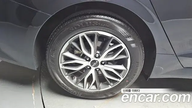 Kia K5 2023 — Photo 5/20
