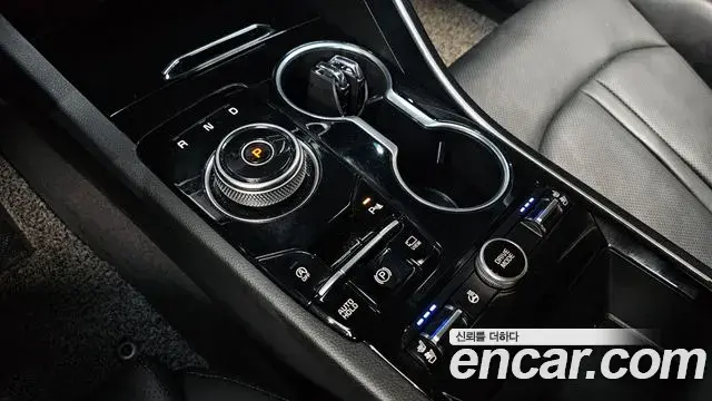 Kia K5 2023 — Photo 9/20