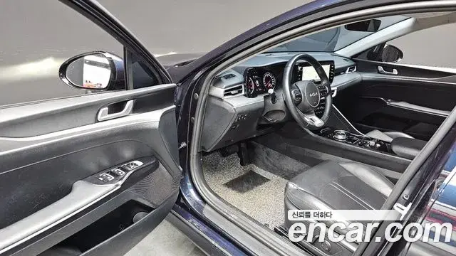 Kia K5 2023 — Photo 12/20
