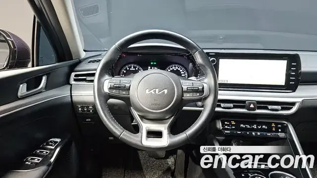 Kia K5 2023 — Photo 13/20