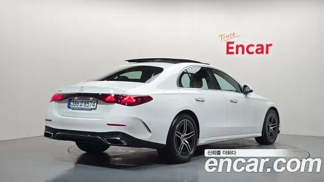 Mercedes-Benz E-Class 2026 — Photo 2/20