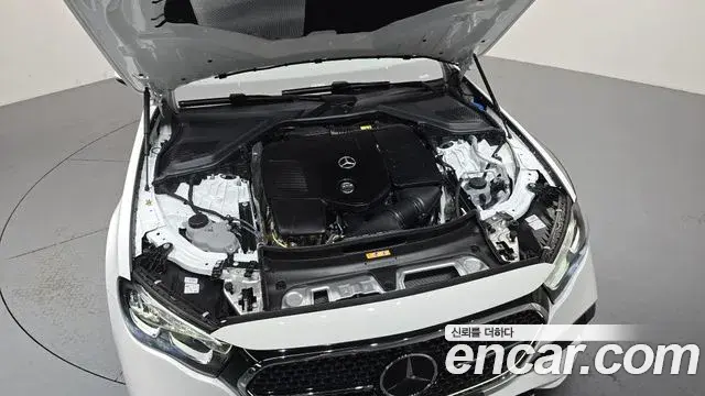 Mercedes-Benz E-Class 2026 — Photo 6/20