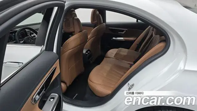 Mercedes-Benz E-Class 2026 — Photo 11/20