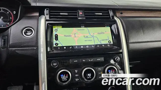 Land Rover Discovery 5 2019 — Şəkil 11/30