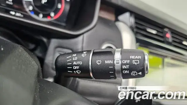 Land Rover Discovery 5 2019 — Şəkil 16/30