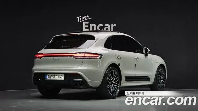 Porsche Macan 2022 — ფოტო 28/42