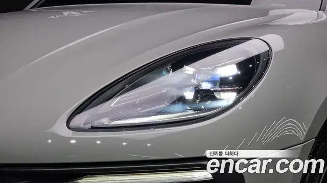 Porsche Macan 2022 — ფოტო 10/42