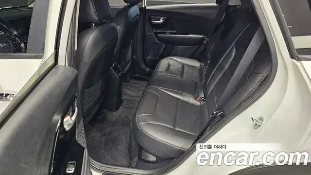 Kia Niro 2019 — Photo 12/20