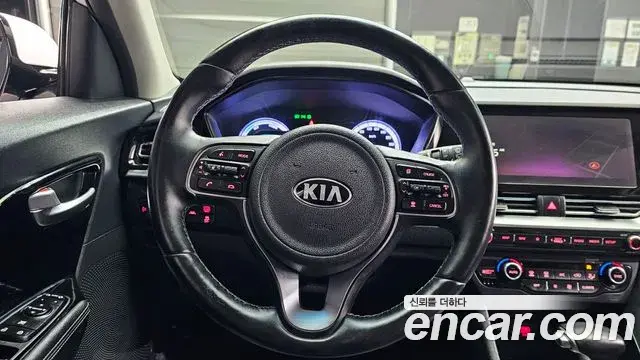 Kia Niro 2019 — Photo 14/20