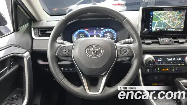 Toyota RAV4 2023 — Photo 18/20