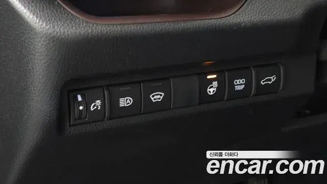 Toyota RAV4 2023 — Photo 7/20