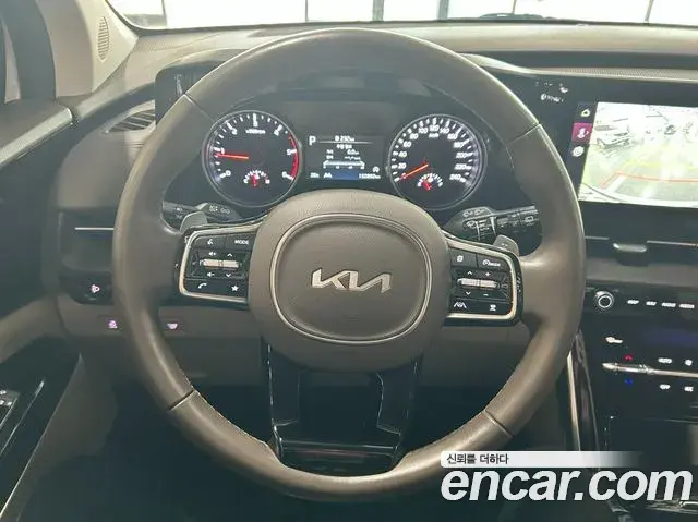 Kia Carnival 2023 — Şəkil 8/20