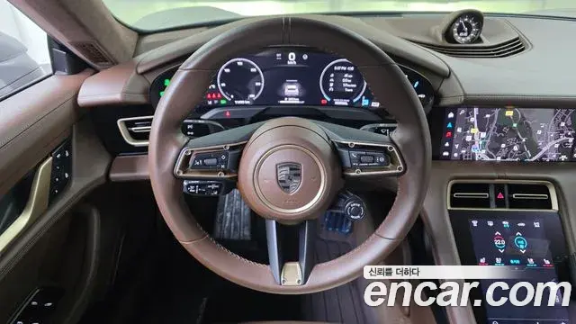 Porsche Taycan 2025 — Photo 31/33