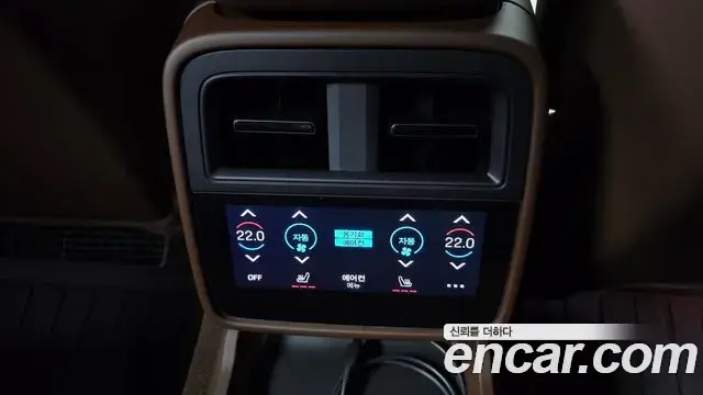 Porsche Taycan 2025 — Photo 21/33