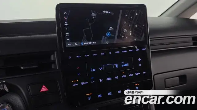 Hyundai Staria 2023 — Фото 13/20