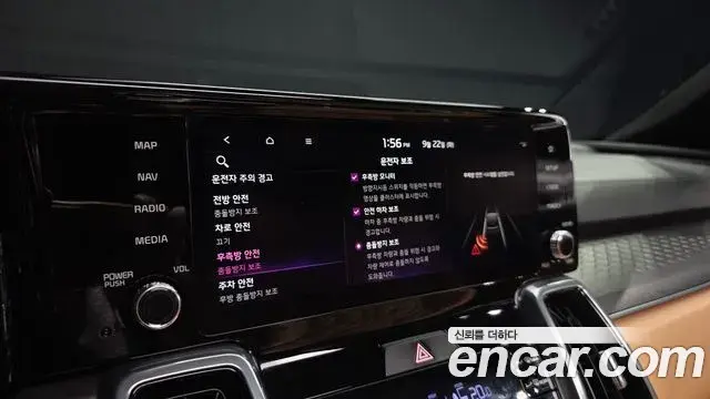 Kia Sorento 2022 — Фото 16/20