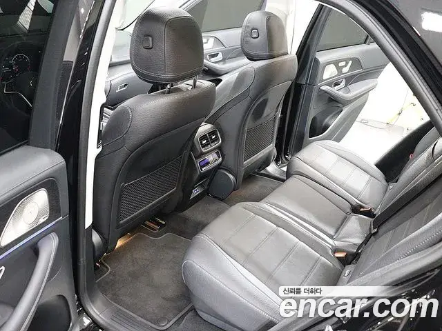 Mercedes-Benz GLE-Class 2025 — Photo 8/20