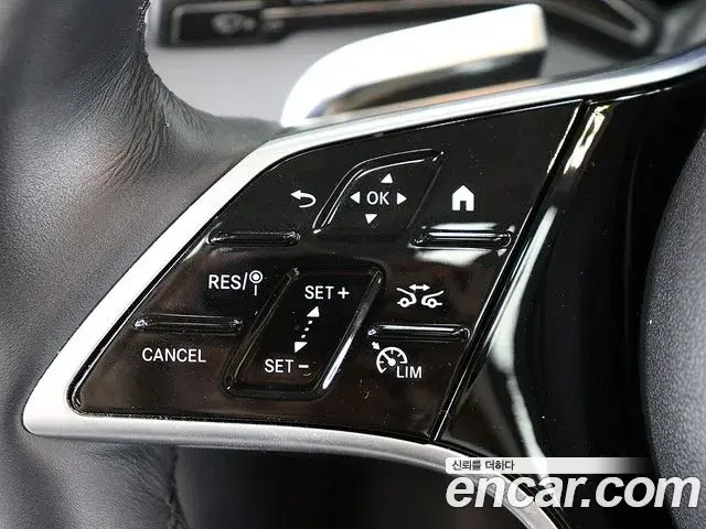 Mercedes-Benz GLE-Class 2025 — Photo 15/20
