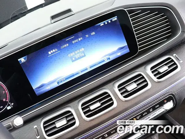 Mercedes-Benz GLE-Class 2025 — Photo 16/20