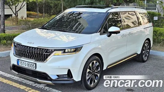 Kia Carnival 2023 — Фото 1/20