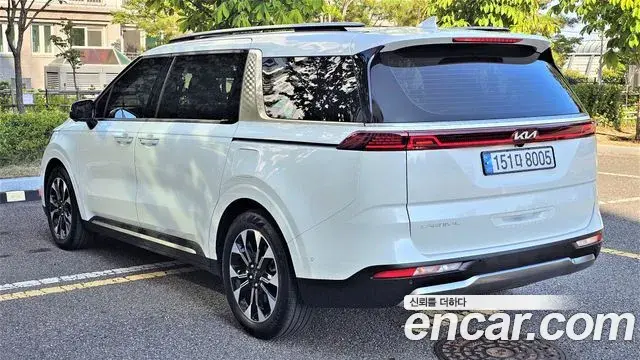 Kia Carnival 2023 — Фото 2/20