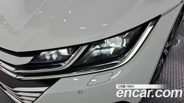 Volkswagen Arteon 2019 — Şəkil 27/33