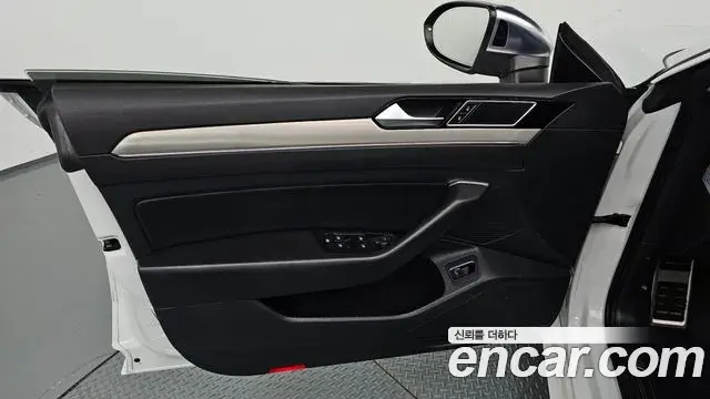 Volkswagen Arteon 2019 — Şəkil 14/33
