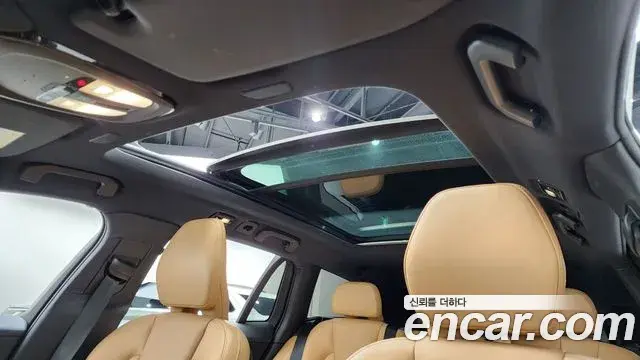 Volvo V60 Cross Country 2023 — Şəkil 11/32