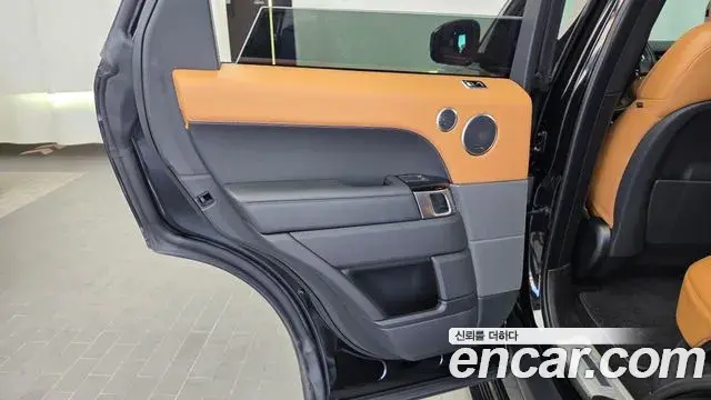 Land Rover Range Rover Sport 2020 — ფოტო 12/36
