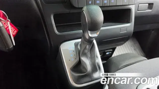 Hyundai Staria 2023 — Фото 9/20
