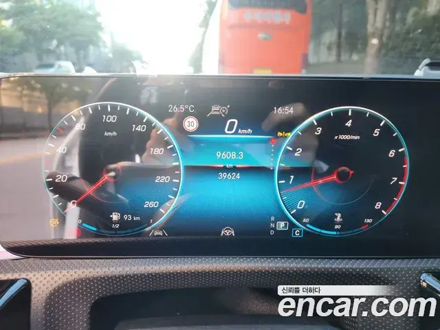 Mercedes-Benz CLA-Class 2023 — Фото 13/20