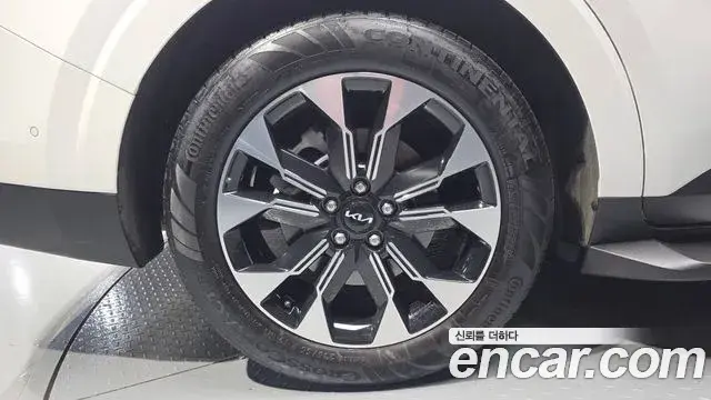 Kia Carnival 2023 — Фото 4/20