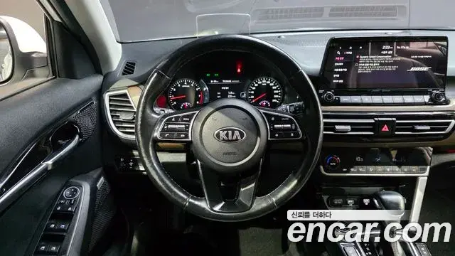 Kia Seltos 2019 — Фото 13/20