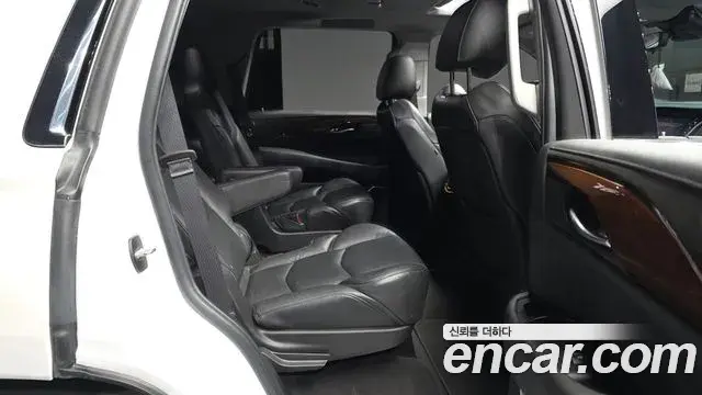 Cadillac Escalade 2020 — ფოტო 9/32