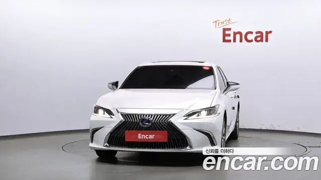 Lexus ES300h 2020 — ფოტო 12/20
