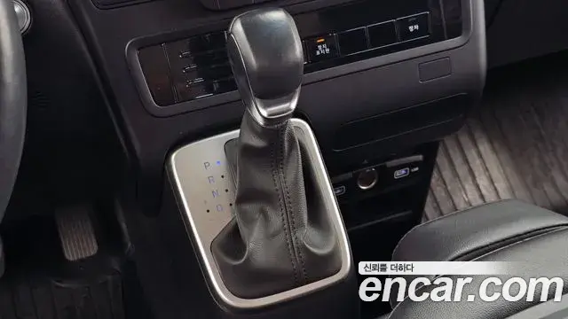 Hyundai Staria 2022 — Фото 9/20