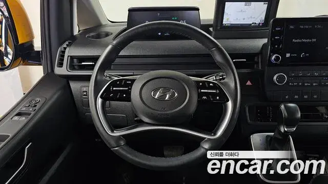 Hyundai Staria 2022 — Фото 13/20