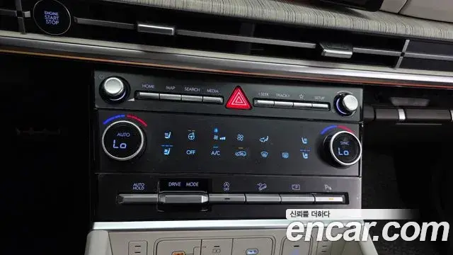 Hyundai Santa Fe 2025 — Фото 16/20