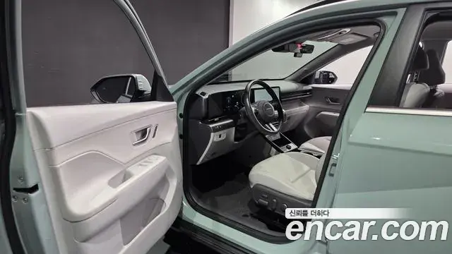 Hyundai Kona 2023 — Фото 10/20