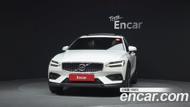 Volvo V60 Cross Country 2019 — Şəkil 18/39