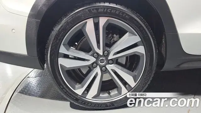 Volvo V60 Cross Country 2019 — Şəkil 2/39