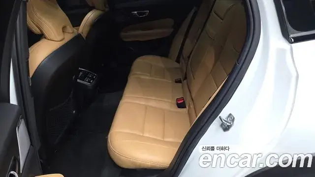 Volvo V60 Cross Country 2019 — Şəkil 20/39