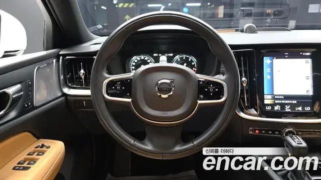 Volvo V60 Cross Country 2019 — Şəkil 36/39