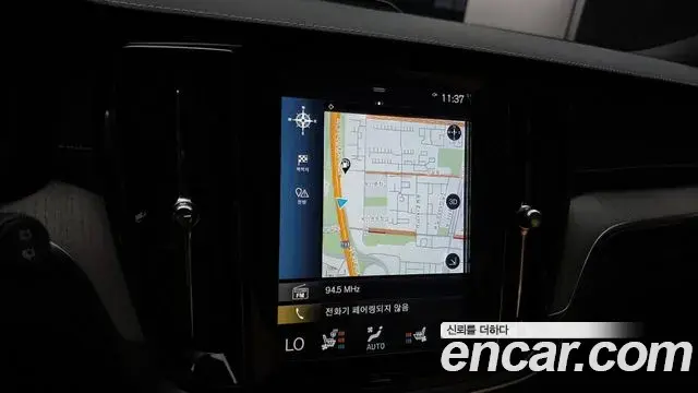 Volvo V60 Cross Country 2019 — Şəkil 21/39