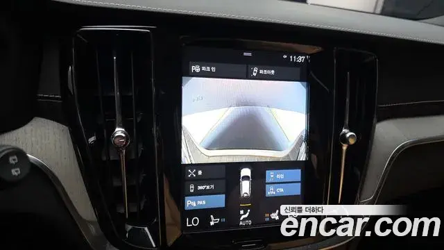 Volvo V60 Cross Country 2019 — Şəkil 12/39