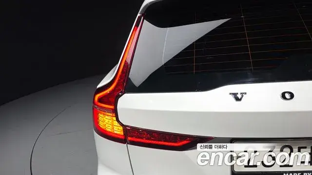 Volvo V60 Cross Country 2019 — Şəkil 29/39